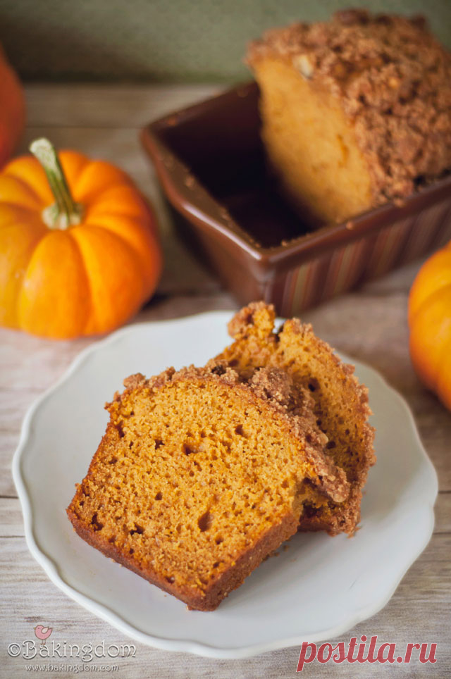 Pumpkin Bread with Streusel Topping