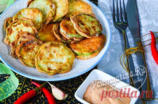 Кабачки в кляре на сковороде с чесноком, рецепт с фото