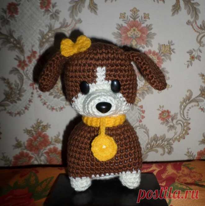 Щенок, связанный крючком.