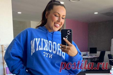 Женщина нашла способ ежедневно зарабатывать сотни тысяч долларов. Австралийская предпринимательница нашла способ зарабатывать сотни тысяч долларов ежедневно с помощью продажи косметики. Сэмми Лео запустила бренд Breeze Balm в 2016 году. По ее словам, во время акции «Киберпонедельник» ей удалось продать бальзамов на 160 тысяч долларов (11,8 миллиона рублей).