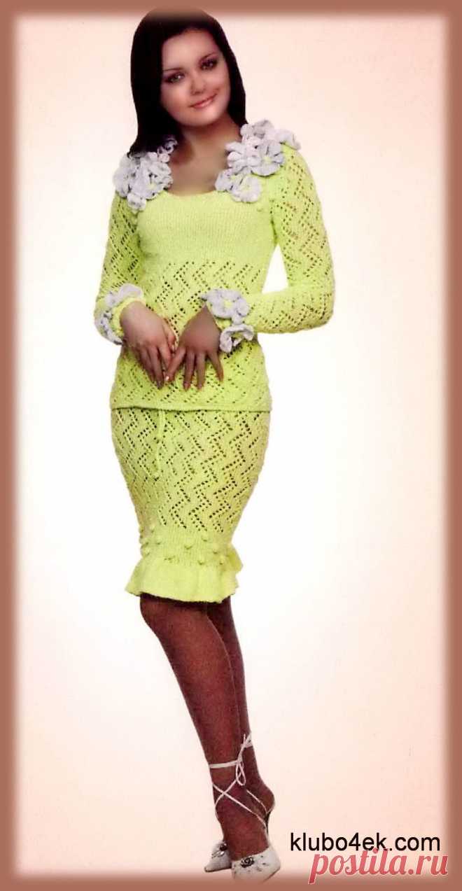 : кофточка и юбка.