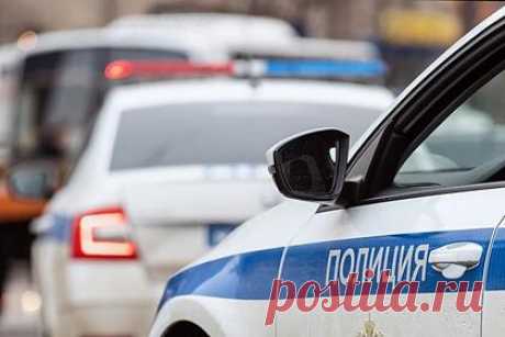 Российская учительница приревновала студента и напала на него с ножом. В Татарстане 20-летняя учительница напала с ножом на 17-летнего студента и попыталась зарезать его. ЧП произошло в поселке совхоза «Татарстан» в Тукаевском районе. Между молодыми людьми произошла ссора, во время которой девушка взяла нож и нанесла своему возлюбленному несколько ударов в грудь.