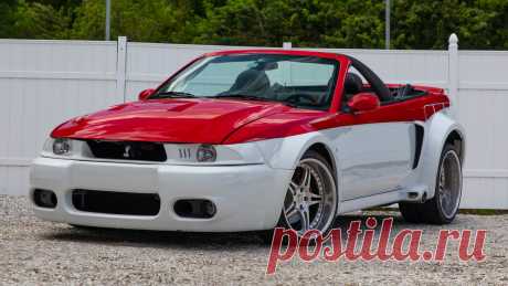 2004 Ford Mustang SVT Cobra кабриолет / U54 / Indy 2019 / Mecum аукционы 2004 Ford Mustang SVT Cobra кабриолет представлен как Lot U54 в Индианаполисе, в городе