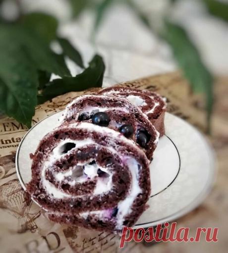 ````````````````````````ПП-рулетик с ягодами````