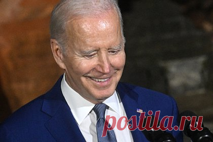 В Белом доме рассказали о праздновании дня рождения Байдена. Президент США Джо Байден планирует отметить день рождения 20 ноября в кругу семьи. Об этом сообщила пресс-секретарь Белого дома Карин Жан-Пьер на регулярном брифинге. По словам Жан-Пьер, первая леди займется приготовлениями позднего завтрака для президента в воскресенье, чтобы отметить его день рождения с семьей.