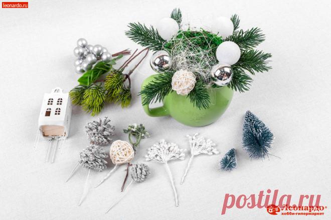 Как сделать флористическую новогоднюю композицию в чашке своими руками фото-мастер-класс от Леонардо
