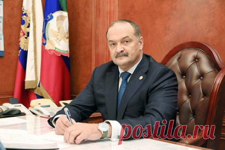 В Дагестане предложили избавиться от «болгарского» названия бульвара в Махачкале. Глава Дагестана Сергей Меликов предложил переименовать бульвар Родопский в столице Дагестана, которому в советское время было присвоено название по горному массиву Родопы в Болгарии. Меликов напомнил, что на прошлой неделе в Болгарии организовали снос памятника советским воинам-освободителям.