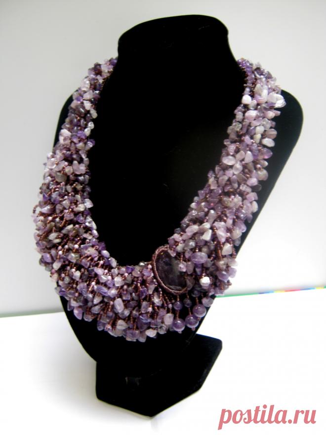 Ожерелье из натурального камня