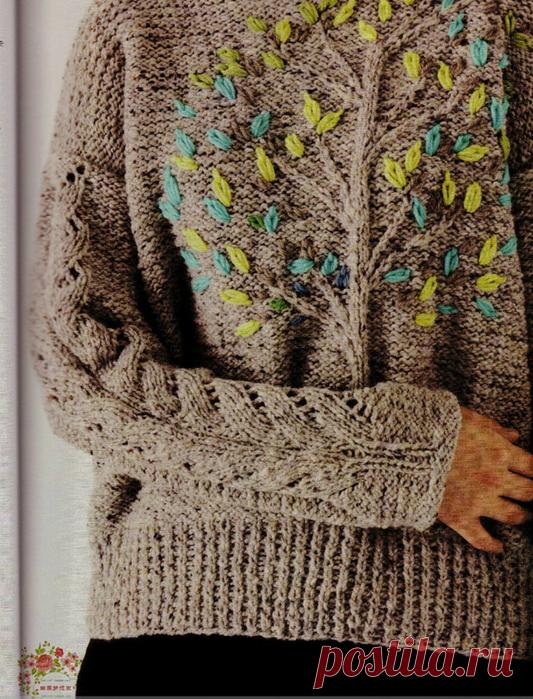 Пуловер с вышивкой