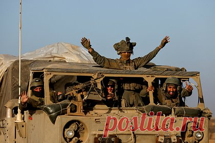 В США рассказали о роли ЦРУ и «Моссада» в перемирии между Израилем и ХАМАС. Главы двух разведывательных ведомств ЦРУ Уильям Бернс и «Моссад» Дэвид Барни сыграли ключевую роль в достижении перемирия Израилем и исламистской группировкой ХАМАС. Об этом сообщает газета The Washington Post. Издание отмечает роль и премьер-министра Катара Мохаммед бен Абдулрахман Аль Тани в переговорном процессе.