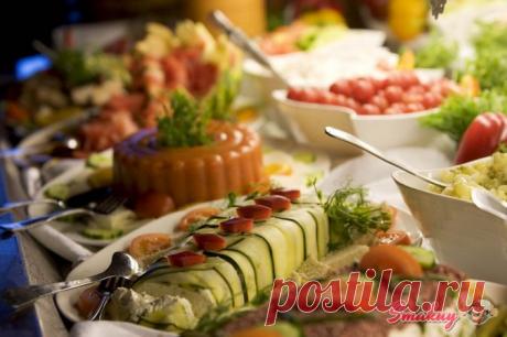 На столе ароматное горячее блюдо, приготовленное по нашим рецептам