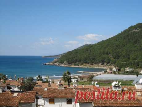 Вид из окна на море