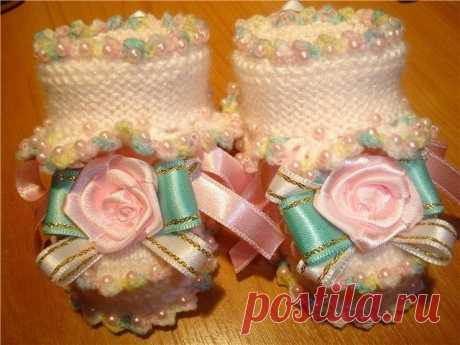 А вот так можно украсить пинетки.