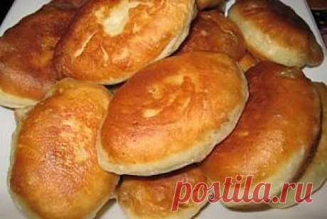 Пирожки жаренные с картошкой на дрожжах..