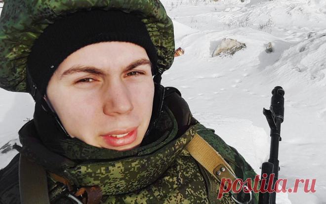 Глава Кировграда рассказал о гибели кинолога в операции на Украине. Сержант Евгений Дудин был кинологом, и в командировку его отправили со служебной собакой. Немецкая овчарка Ненси также погибла. Военного посмертно наградили орденом Мужества