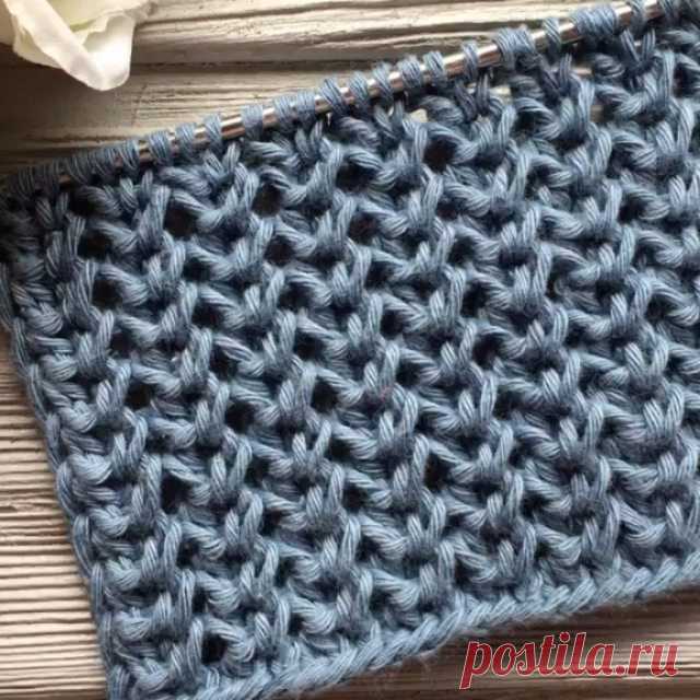🌺Очень простой и оригинальный узор !!!! 

Автор @likewool_🧶

💫Раппорт 3 петли и 2 ряда ! 
Для вязания образца поворотными рядами набираем кол-во петель кратное 3 + 2 кромочные !

💫При круговом вязании кол -во петель кратное 3.

При круговом вязании 1 ряд провязывать как при поворотном , 2 ряд - все петли провязываем лицевыми 

#красивыйджемпер 
#кардиган 
#узормк 
#видеоурок 
#видеоповязанию 
#видеомквязание 
#вязальныепроцессы 
#вязаниедляначинающих 
#вяжемсвитер 
#...