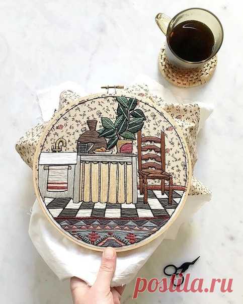 Работы Сары вдохновлены интерьерами середины прошлого века, узорами на старинном текстиле, памятью о доме её бабушки и созерцанием собственных домашних растений