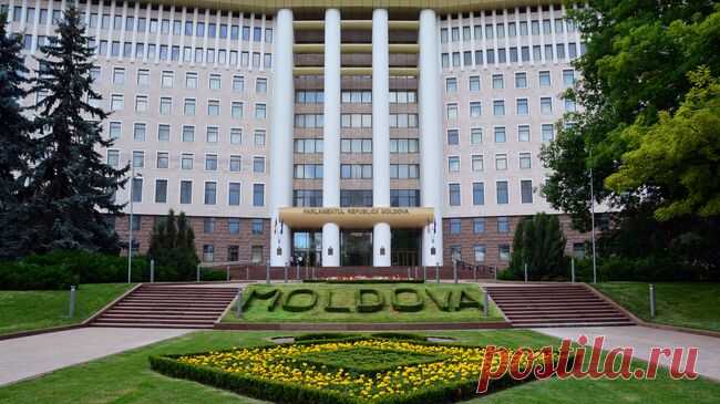 Молдавская оппозиция назвала парламент фабрикой по производству законов