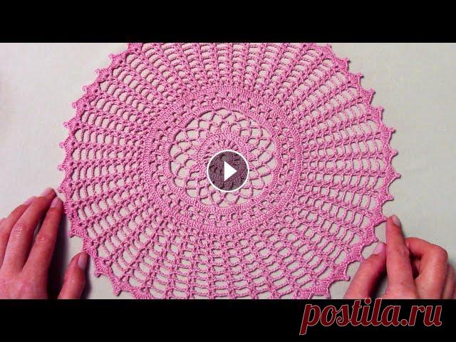 Кружевная салфетка крючком для начинающих Дорогие зрители, в этом видео мы с вами свяжем очень простую и вместе с тем красивую воздушную салфетку. Салфетка интересна тем, что по желание ее мож...