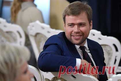 Внука Зюганова решили выдвинуть кандидатом в мэры Москвы. Внук лидера КПРФ Геннадия Зюганова Леонид рекомендован в качестве кандидата на выборы мэра Москвы от партии, заявил депутат Госдумы Юрий Афонин. По его словам, было принято единогласное решение выдвинуть «молодого, яркого и перспективного кандидата, за плечами которого два созыва в Мосгордуме».
