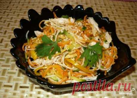 Салат с фунчозой и курицей - пошаговый кулинарный рецепт на Повар.ру