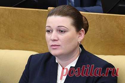 В ЛДПР нашли замену любимому депутату Жириновского в Госдуме. Мандант лишенного полномочий депутата Госдумы Василия Власова перейдет координатору Забайкальского регионального отделения ЛДПР Василине Кулиевой. Об этом сообщил глава партии Леонид Слуцкий. По его словам, на прошедших в сентябре выборах экс-депутат Госдумы седьмого созыва Кулиева показала уникальные результаты.