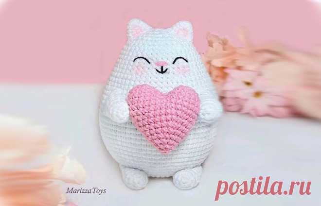 Котик с сердечком. Описание