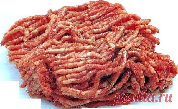 Приготовление фарша. ПОЛЕЗНЫЕ СОВЕТЫ. 

Вкус фарша можно улучшить отбиванием. Процедура эта нехитрая – возьмите молотое мясо в руки и резко бросьте об стол, причем несколько раз. Таким способом в фарше снижается содержание воздуха. Из такого «отбитого» продукта получаются превосходные котлеты, фрикадельки и бургеры. 
***** 
Сочность блюдам из фарша придает… сахар. Достаточно добавить 1 чайную ложку на килограмм молотого мяса. 
Показать полностью…