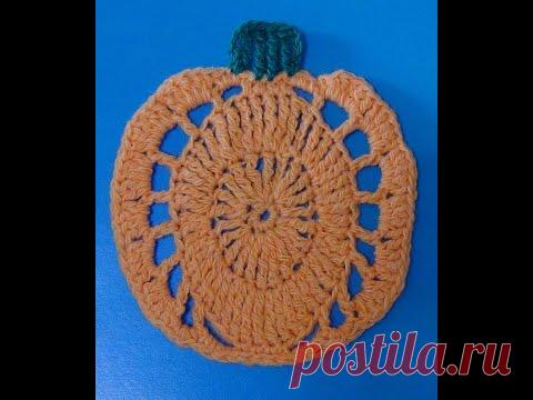 Свяжем "тыкву" крючком.