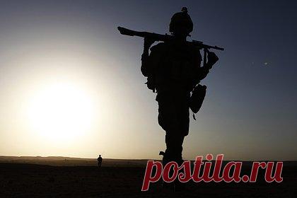 США начали переговоры по поводу сбежавшего в КНДР американского солдата. Командование сил ООН начало переговоры с КНДР по поводу американского солдата Трэвиса Кинга, перебежавшего в Северную Корею. Заместитель командующего сил ООН генерал-лейтенант Эндрю Харрисон заявил, что главный приоритет — личная безопасность. Переговоры ведутся через механизм, созданный в рамках перемирия после войны.