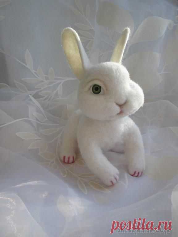 Трусишка зайка беленький) Сухое валяние, 100 % шерсть.