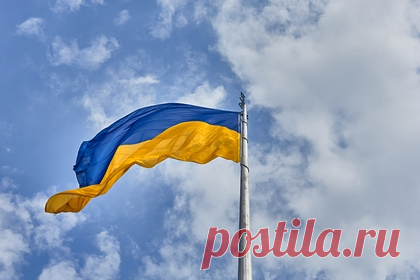 Украина подтвердила переговоры с российской делегацией в районе реки Припять. Офис президента Украины Владимира Зеленского подтвердил, что проведет переговоры с российской делегацией в районе реки Припять на украинско-белорусской границе. Сообщается, что встреча двух делегаций пройдет без предварительных условий. Украинская делегация уже выехала в сторону Гомеля.