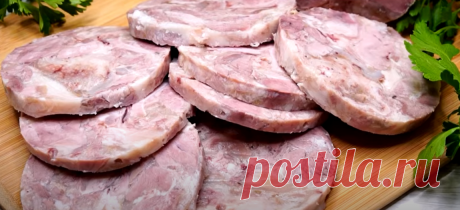 Кладу отварное мясо в бутылку и получаю зельц. Делюсь рецептом