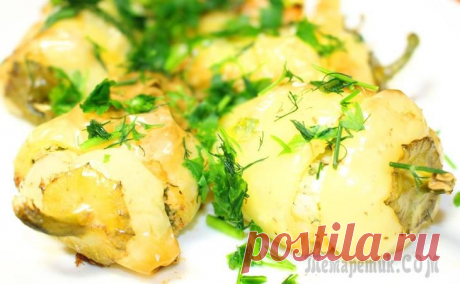 Перец фаршированный брынзой и яйцом.