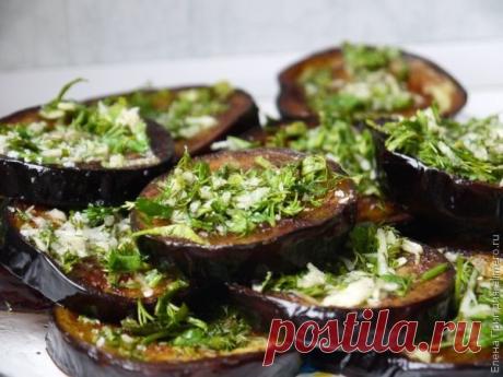 👌 Жареные баклажаны с чесноком и зеленью, рецепты с фото Закуски. Любовь к закускам была особенно сильна среди российских помещиков девятнадцатого столетия. Эти яства неизменно выручали хозяев дома при появлении нежданных гостей в мороз...