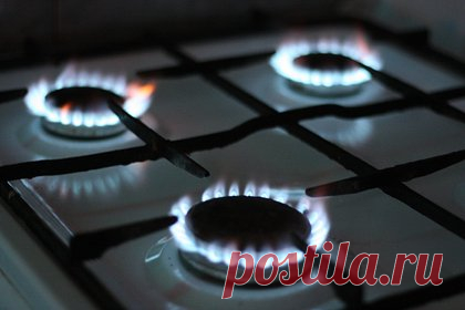 Россиянам анонсировали новые правила поверки газовых счетчиков. Юрист Елена Кудерко рассказала, что в РФ введут новые правила поверки газовых счетчиков. Специалист заявила, что требования исключат риск переплаты, а также позволят россиянам разоблачить махинаторов. Согласно ГОСТ Р 8.1017-2023, в ходе проверки мастер узнает у россиян, использовали ли на счетчике магнитные устройства.