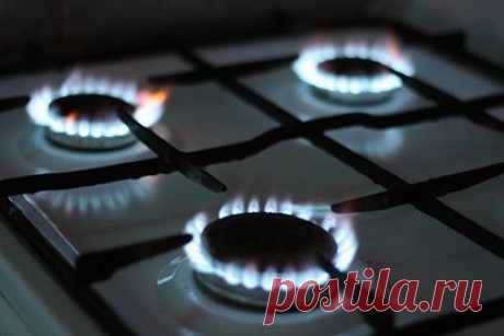 Россиянам анонсировали новые правила поверки газовых счетчиков. Юрист Елена Кудерко рассказала, что в РФ введут новые правила поверки газовых счетчиков. Специалист заявила, что требования исключат риск переплаты, а также позволят россиянам разоблачить махинаторов. Согласно ГОСТ Р 8.1017-2023, в ходе проверки мастер узнает у россиян, использовали ли на счетчике магнитные устройства.