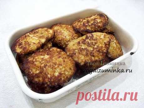Нежные и сочные котлетки из рубленной куриной грудки с картофелем.