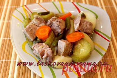 Свинина с овощами по-домашнему в мультиварке