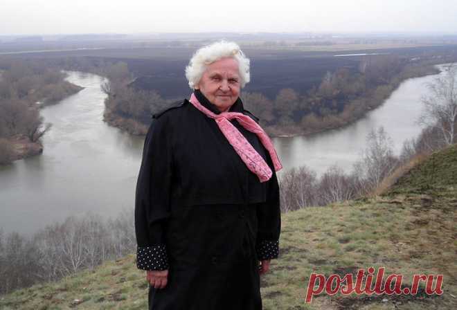 Мудрые советы сибирской ученой - травницы Лидии Суриной 
Лидия Несторовна Сурина — известная ученая-травница, фитотерапевт, кандидат биологических наук.  Издала несколько книг о лечебных свойствах местных растений.

Начало статьи тут
— Сейчас надо есть оду…