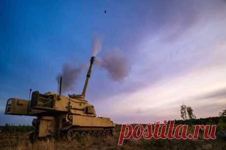 Военные ВС РФ за сутки уничтожили сразу три САУ Paladin ВСУ в зоне СВО. Орудия поразили на купянском, донецком и авдеевском направлениях.