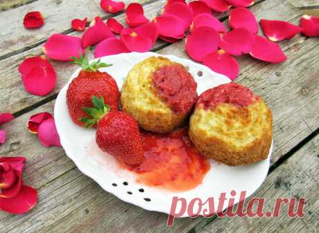 Творожные маффины с клубникой ! нежнейшая выпечка!

Curd muffins with strawberries! The most delicate pastries!