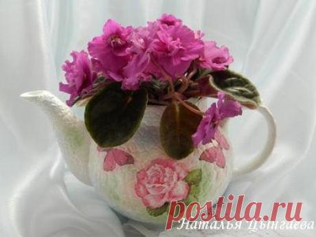 Кашпо с декупажем из старого чайника