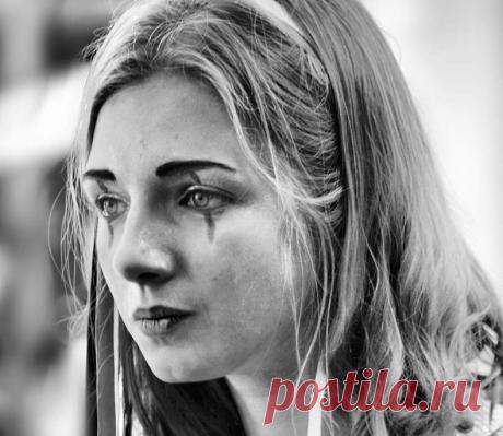 Трансформируйте обиду, чтобы она не переросла в онкологию... 
Сама по себе обида не решит наших проблем, а будет только отбирать у нас необходимые жизненные силы и морально нас убивать. 
О том, что такое обида сказано и написано уже много… Все знают, что обижат…