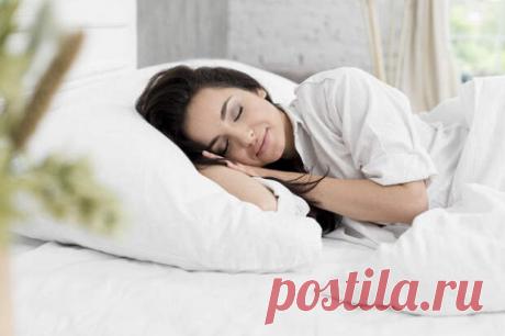 Какие заболевания может вызвать сон на пуховых подушках
Существует стереотип, что пуховые подушки — залог крепкого сна, а, следовательно, и отменного здоровья. Действительно, птичьи перья и пух отлично удерживают тепло, а также хорошо пропускают воздух и отличаются легкостью и приятными тактильными ощущениями. Однако на самом деле пуховые подушки вредны для здоровья. Они могут вызвать аллергию,...
Читай дальше на сайте. Жми подробнее ➡