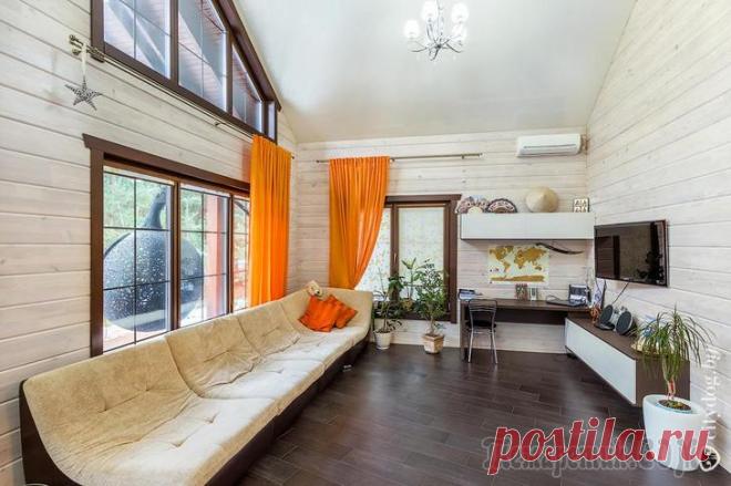 Дом со стенами, которые нельзя поджечь, и пиратской комнатой Побывали в Колодищах в жилом доме, который расположен на территории базы отдыха.Хозяин дома Михаил – сотрудник компании, которая занимается производством и строительством деревянных домов. Вместе с се...