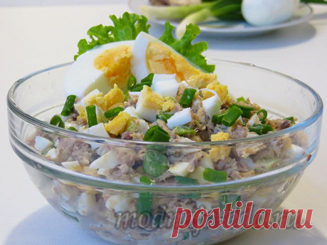 Салат из консервированной рыбы с яйцом и зеленым луком

Рыбные консервы – 1 банка (227 гр.),
Яйца, сваренные вкрутую – 2 шт. (126 гр.),
Зелёный лук – 23 гр.
Выход готового блюда: 376 гр.