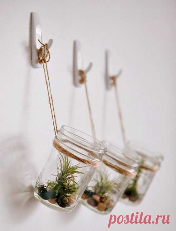 30 Modern and Elegant Vertical Wall Planter Pots Ideas #wallplanter #pots #ideas #indoor #outdoor #DIY Modern and Elegant Vertical Wall Planter Pots Ideas - love gardening? here are some ideas on how to decorate your garden into something never before! arranging your plant in vertical way might save you lot of place! wall planter | wall planters indoor | wall planters outdoor | wall planter diy | wall planter ideas | Portrait Gardens - Succulent Wall Planter | Wally Vazque...