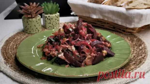 Не успеваю покупать свеклу, подсели всей семьей не то слово. Вкуснота необыкновенная! У нас эта закуска улетает большими сковородками - Будет вкусно - Социальная сеть 