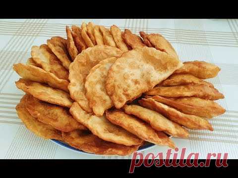 Чебуреки! Любимый рецепт моей семьи!Тесто
1кг муки
700мл кипятка крутого
3 ст ложки растительного масла
1чайную ложечку с горкой соли
Фарш 700г 
лука 300гр
соль перец черный перец красный полуострый по вашему вкусу